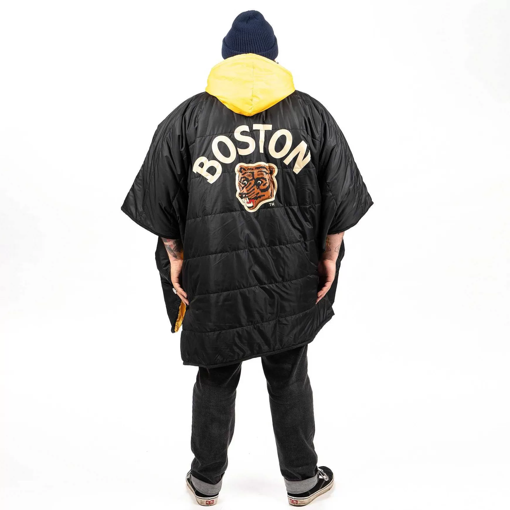 Hot Poncho Bruins Clasico De Invierno Poncho